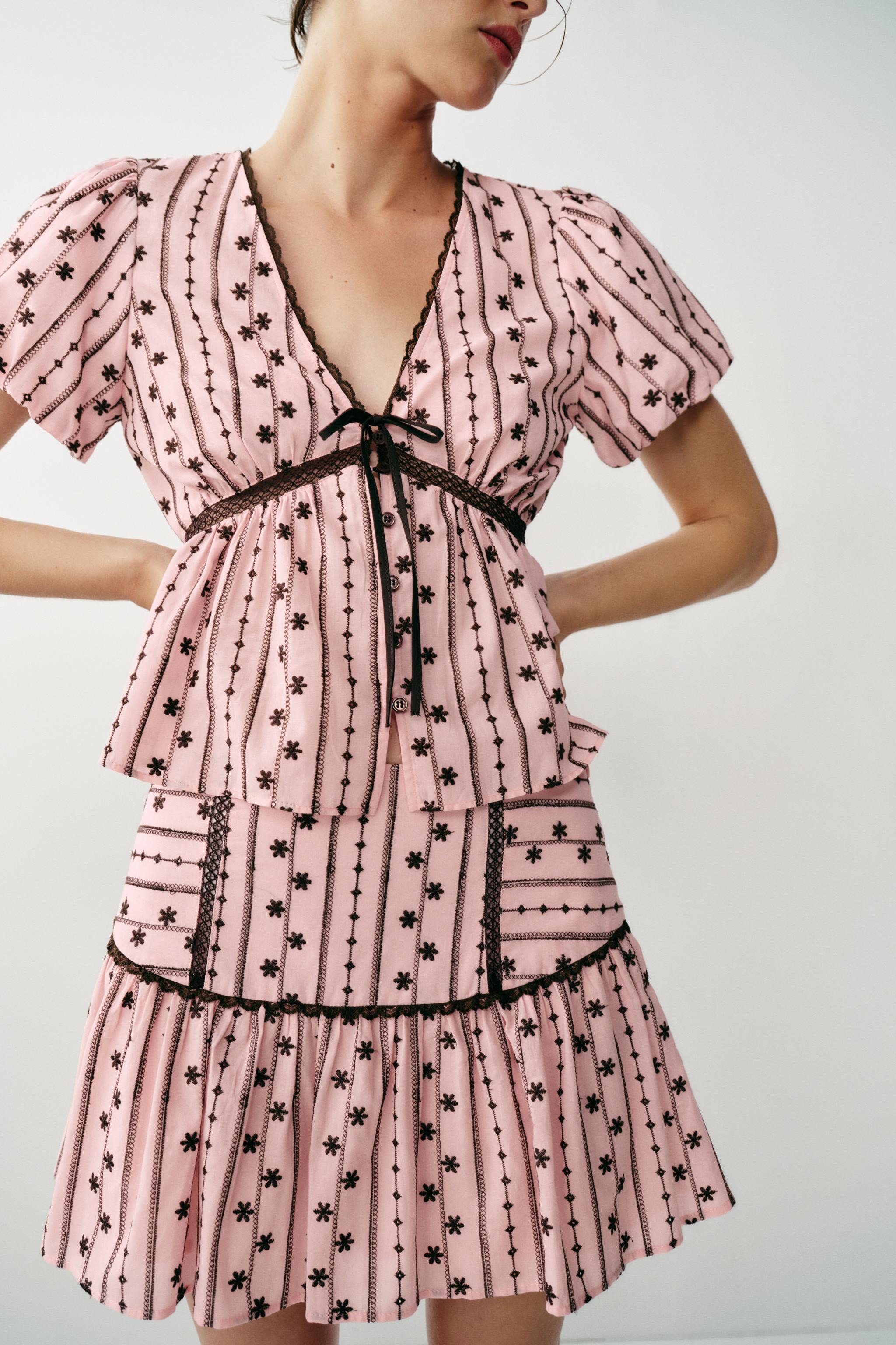 EMBROIDERED TIE TOP